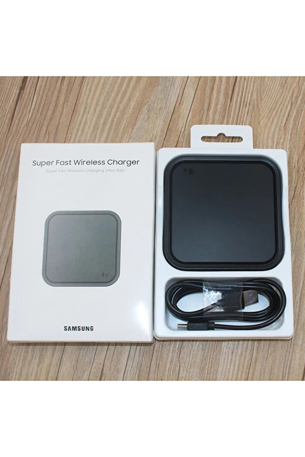 Samsung Black 9V 2.77A EP-P2400 Wireless Charger Fast Charge Pad for S20 S21 S22 S23 S24 S25